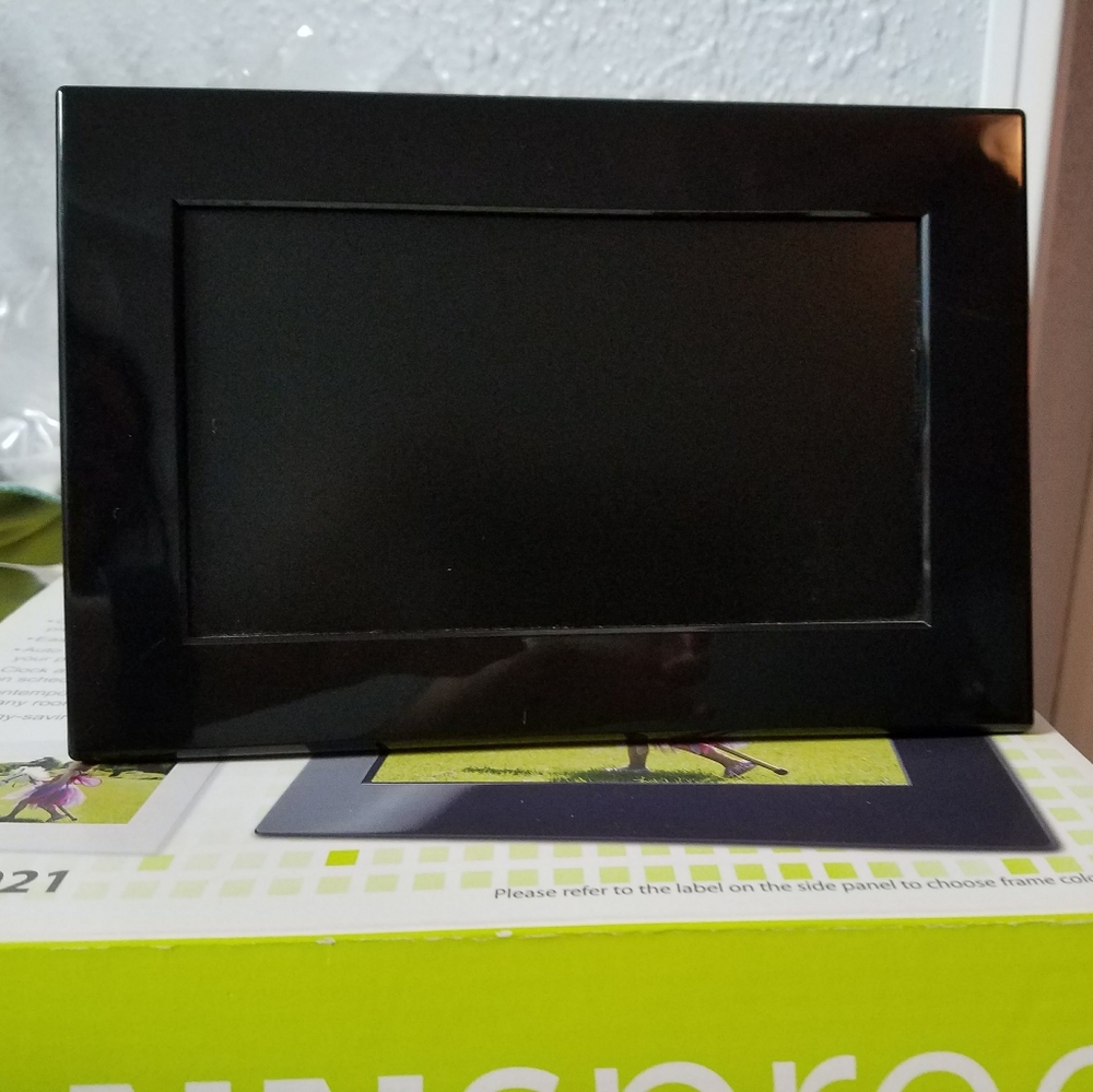 Digital Picture Frame - Picture 3 of 6